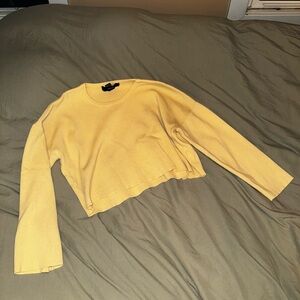 CROPPED YELLOW SWEATER